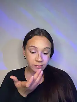 Snapshot of HinataArai chatting on 10/27/25, 08:24 HinataArai online show from 10/27/25, 08:24