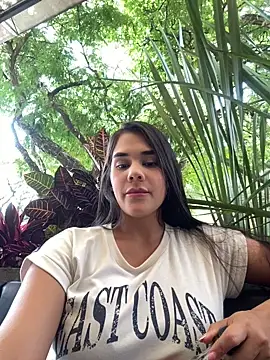 BellaLeclair online show from 10/29/25, 07:48