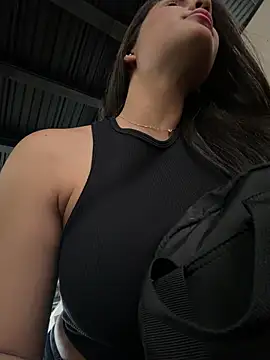 BellaLeclair online show from 04/01/26, 10:51