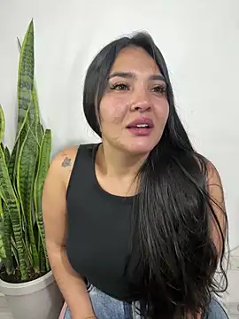 Snapshot of meli__brown chatting on 05/16/26, 02:19 meli brown online show from 05/16/26, 02:19