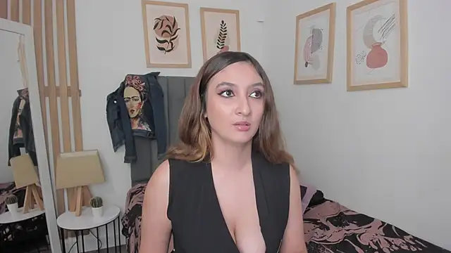 Alice Dickinssonn online show from 12/22/25, 06:05