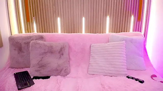 Bonn Glow online show from 02/09/26, 04:27