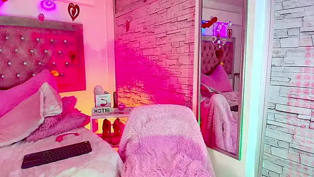 Bonn Glow online show from 02/14/26, 03:42