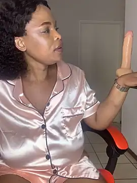 jayjayja19 online show from 11/25/25, 09:31