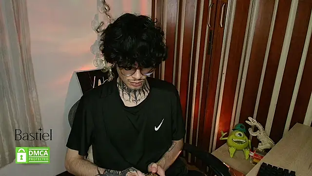 Mihail leroy online show from 10/03/25, 02:52