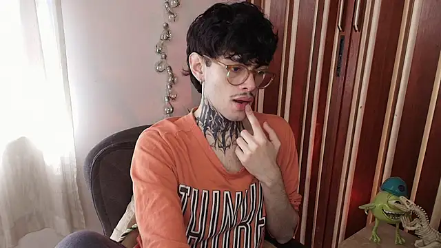 Mihail leroy online show from 12/18/25, 03:29