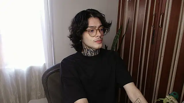 Mihail leroy online show from 06/06/26, 10:25