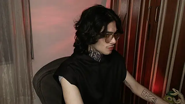 Mihail leroy online show from 07/10/26, 12:59