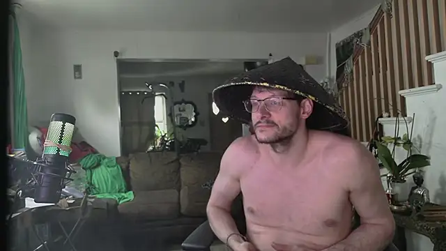 Snapshot of MasterDaddyCool chatting on 04/24/26, 10:56 MasterDaddyCool online show from 04/24/26, 10:56