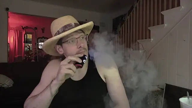 Snapshot of MasterDaddyCool chatting on 05/09/26, 01:11 MasterDaddyCool online show from 05/09/26, 01:11