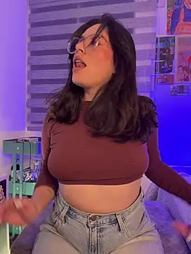 Snapshot of Katheerine chatting on 01/11/26, 01:10 Katheerine online show from 01/11/26, 01:10