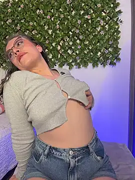 Snapshot of Katheerine chatting on 01/18/26, 01:09 Katheerine online show from 01/18/26, 01:09