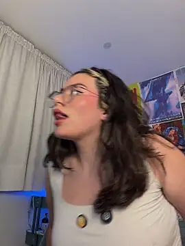 Snapshot of Katheerine chatting on 03/13/26, 03:02 Katheerine online show from 03/13/26, 03:02