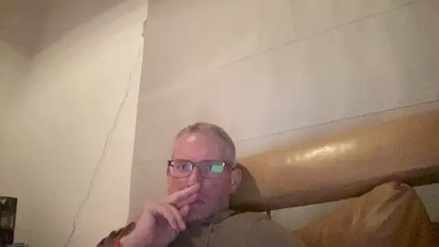 Snapshot of choupipat1 chatting on 09/24/25, 11:19 choupipat1 online show from 09/24/25, 11:19