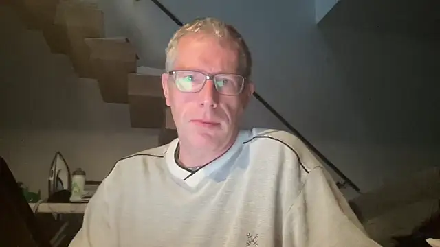 Snapshot of choupipat1 chatting on 10/29/25, 06:37 choupipat1 online show from 10/29/25, 06:37