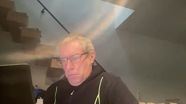 choupipat1 online show from 11/19/25, 08:14