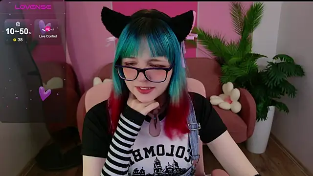 CoralineYoung online show from 10/24/25, 05:15