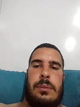 Snapshot of MaroonToil chatting on 06/16/26, 10:29 MaroonToil online show from 06/16/26, 10:29
