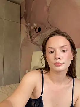 Snapshot of Rosie_Holmes_ chatting on 09/27/25, 03:22 Rosie Holmes online show from 09/27/25, 03:22