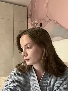 Snapshot of Rosie_Holmes_ chatting on 10/11/25, 01:42 Rosie Holmes online show from 10/11/25, 01:42