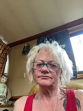 Snapshot of ladyboatlady chatting on 04/23/26, 06:21 ladyboatlady online show from 04/23/26, 06:21