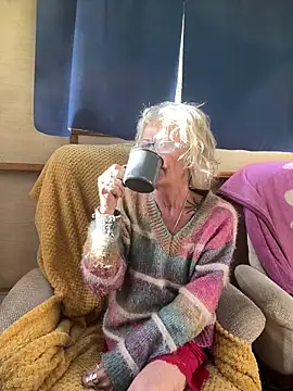 Snapshot of ladyboatlady chatting on 04/24/26, 07:22 ladyboatlady online show from 04/24/26, 07:22