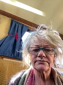 Snapshot of ladyboatlady chatting on 04/30/26, 06:31 ladyboatlady online show from 04/30/26, 06:31