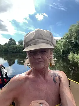 Snapshot of ladyboatlady chatting on 06/19/26, 09:13 ladyboatlady online show from 06/19/26, 09:13