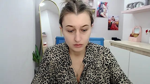 Snapshot of muriel_elvin chatting on 10/06/25, 09:18 muriel elvin online show from 10/06/25, 09:18