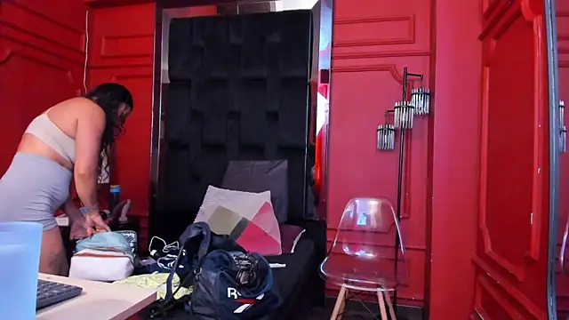 bellarivera  online show from 04/21/26, 07:17