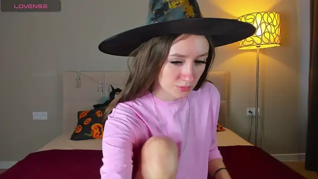 cutienaughtygirl online show from 10/25/25, 09:28