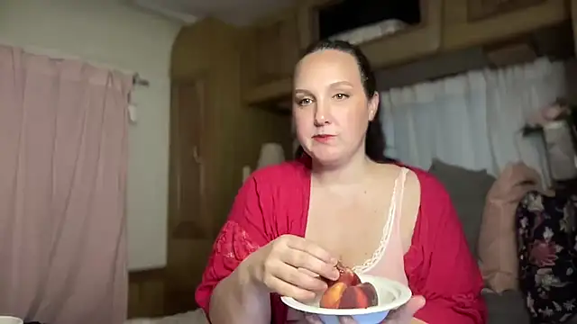 Snapshot of Just_Trudy chatting on 09/14/25, 04:39 Just Trudy online show from 09/14/25, 04:39