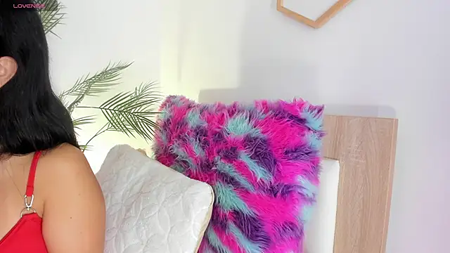 Hadid Jimenez  online show from 11/21/25, 07:45