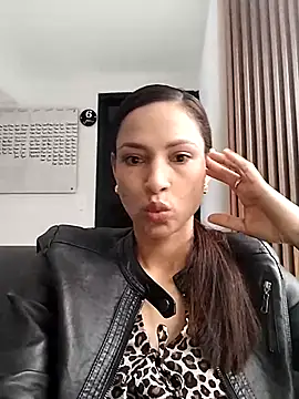 Snapshot of SofiaDelicia chatting on 10/12/25, 01:43 SofiaDelicia online show from 10/12/25, 01:43