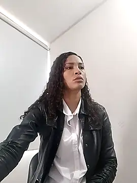 Snapshot of SofiaDelicia chatting on 10/19/25, 02:07 SofiaDelicia online show from 10/19/25, 02:07