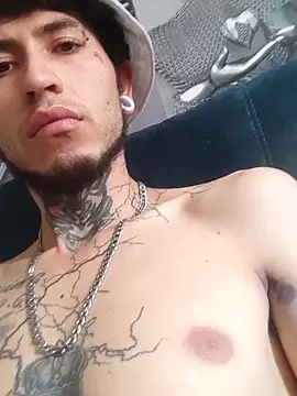 Tattoboy19cm online show from 10/28/25, 02:20