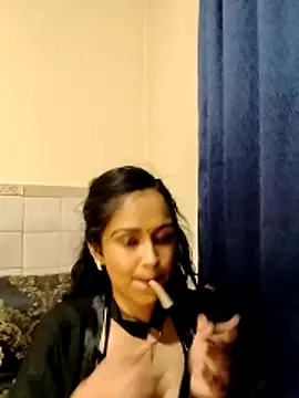 cute indianxo online show from 04/07/26, 05:13