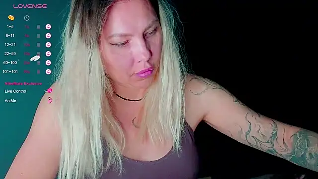 frankiefoxie  online show from 10/16/25, 04:19