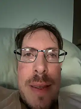 Snapshot of JJG327 chatting on 09/14/25, 12:04 JJG327 online show from 09/14/25, 12:04