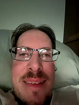 Snapshot of JJG327 chatting on 09/17/25, 12:07 JJG327 online show from 09/17/25, 12:07