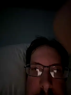 Snapshot of JJG327 chatting on 10/19/25, 04:02 JJG327 online show from 10/19/25, 04:02