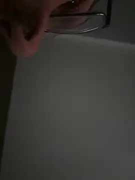 Snapshot of JJG327 chatting on 10/22/25, 04:13 JJG327 online show from 10/22/25, 04:13