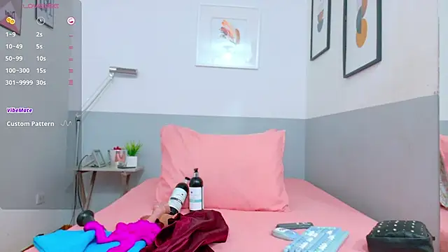 cutepetitee online show from 09/20/25, 07:48