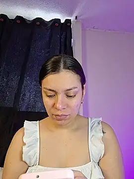 Snapshot of AmaiaSalvatore chatting on 05/15/26, 08:16 AmaiaSalvatore online show from 05/15/26, 08:16