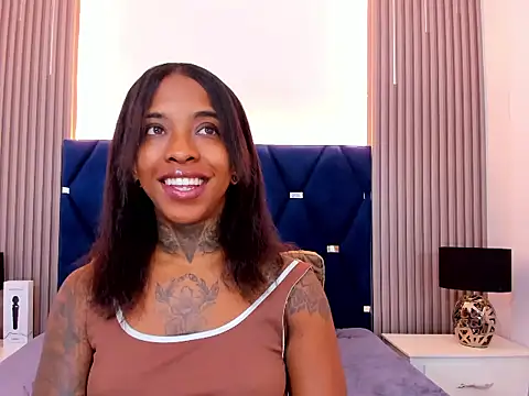 Pauline Fox online show from 10/28/25, 02:26