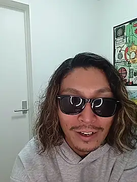 specialz0831 online show from 11/03/25, 08:15