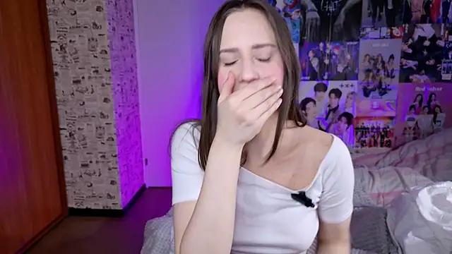 LucyRose3 online show from 11/18/25, 04:28