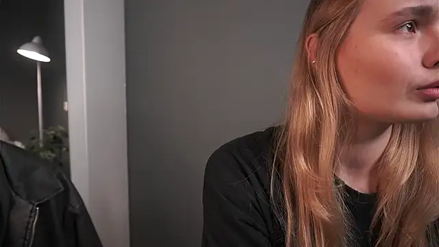 lisa schiele online show from 11/28/25, 08:00