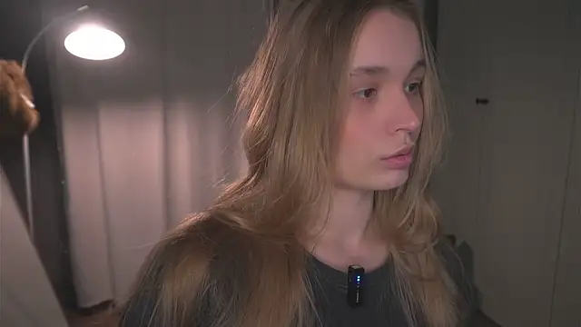 lisa schiele online show from 04/06/26, 08:32