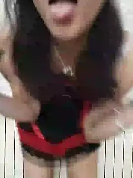 Snapshot of alicepavia22 chatting on 01/10/26, 08:21 alicepavia22 online show from 01/10/26, 08:21